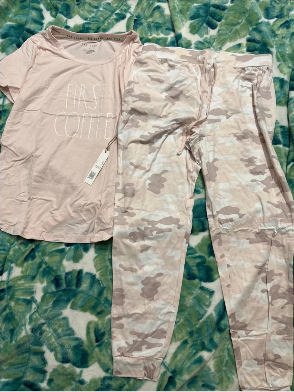 Rae Dunn Super Soft Pink Camo Pajamas,M,New
